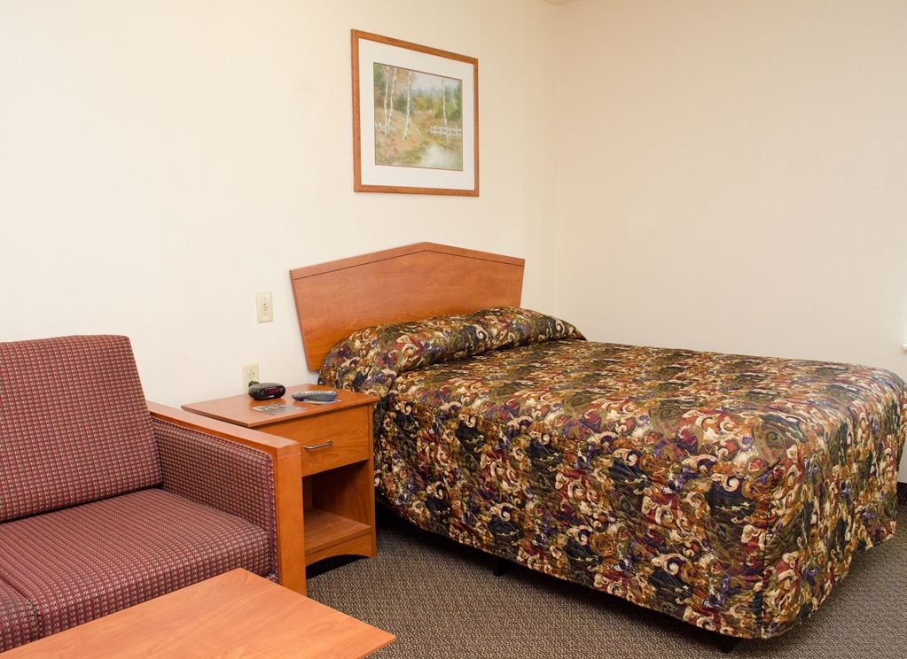 Woodspring Suites Louisville Southeast Forest Hills Стая снимка